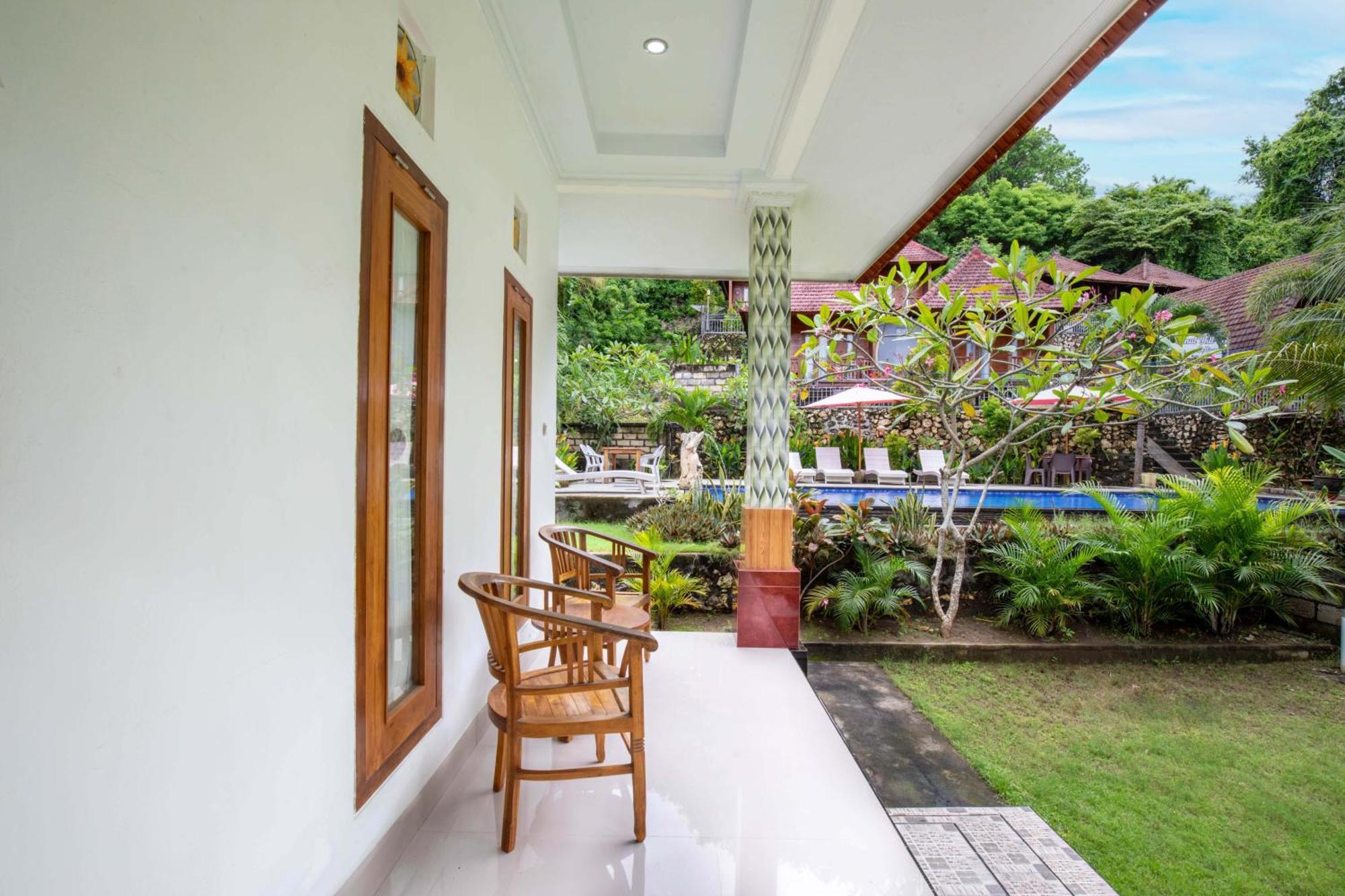Coconut Hill Cottage Batununggul Exterior photo