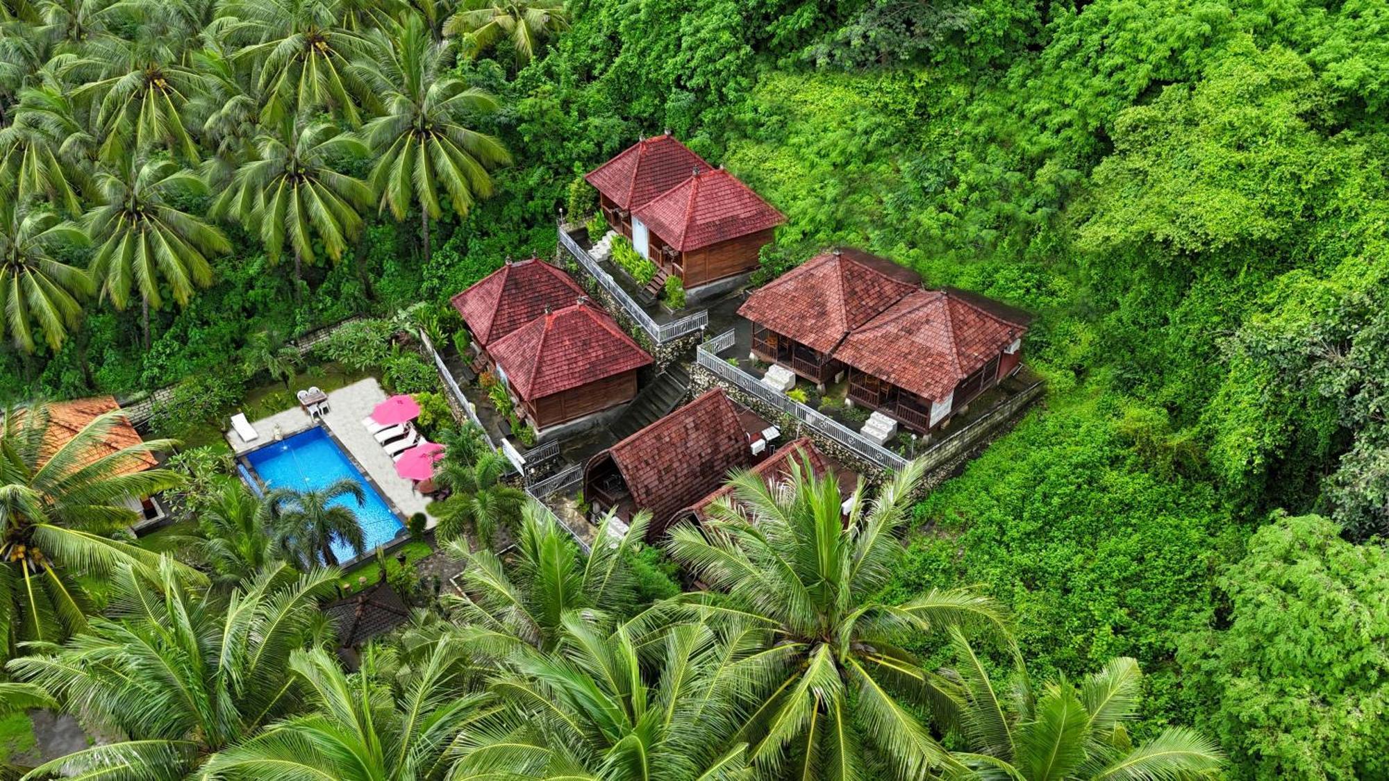 Coconut Hill Cottage Batununggul Exterior photo