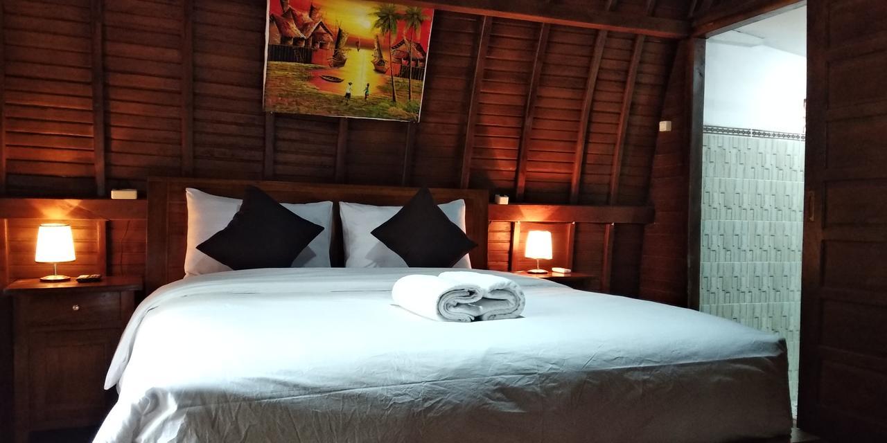 Coconut Hill Cottage Batununggul Exterior photo